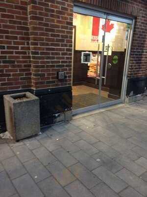 Shoeless Joe's Sports Grill - Mississauga Amc