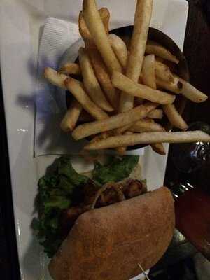 Shoeless Joe's Sports Grill - Mississauga Amc