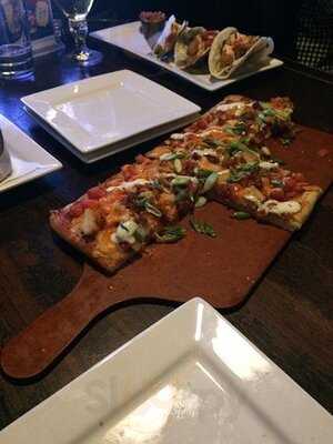 Shoeless Joe's Sports Grill - Mississauga Amc