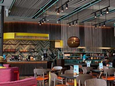 Nando's Oliver Square