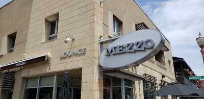Mezzo Ristorante & Lounge