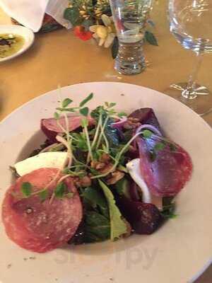 Speekezzies Cafe & Wine Bar