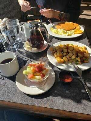 Four Seasons Restaurant