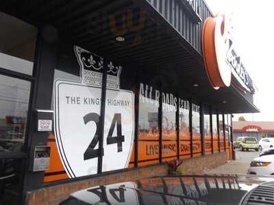 Zander's Fire Grill And Brew Lounge