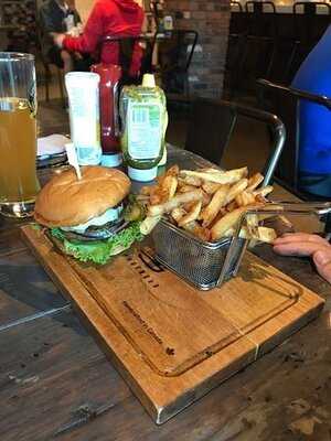 Ground Burger Bar