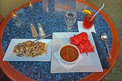 Cocoa's Restaurant & Lounge