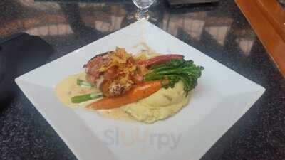 Cocoa's Restaurant & Lounge