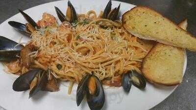 Crown & Lion English Pub