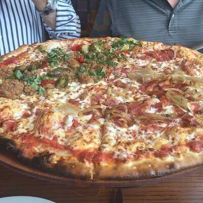 Enoteca Monza Pizzeria Moderna