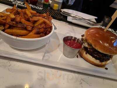 Hungry Brew Hops Public House And Eatery