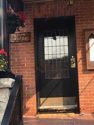 107 Fourth Avenue Wine Bar