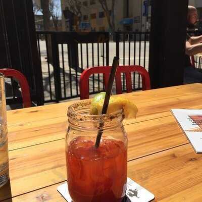 Hudsons Canadian Tap House