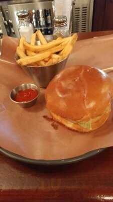 Hudsons Canadian Tap House