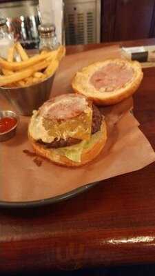 Hudsons Canadian Tap House