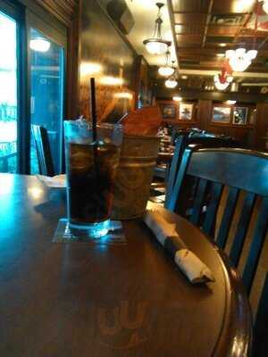 Hudsons Canadian Tap House