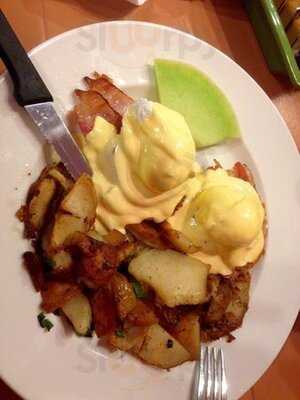 Passek's Classics Restaurant & Bakery