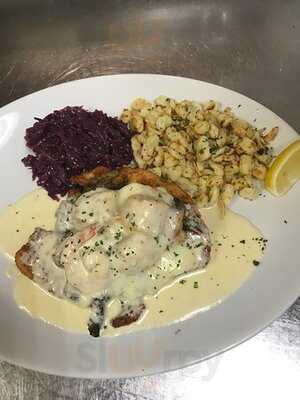 Passek's Classics Restaurant & Bakery