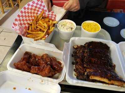 Horn Dawgs Smokin Bbq