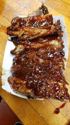 Horn Dawgs Smokin Bbq