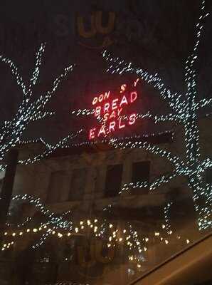 Earl's Restaurant & Lounge