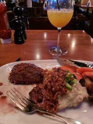 Mr Mikes Steakhousecasual Kamloops