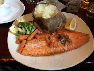 Baton Rouge Grillhouse & Bar