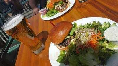 The Yard & Flagon Pub