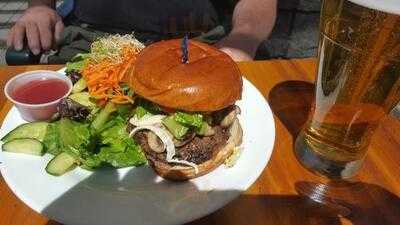 The Yard & Flagon Pub