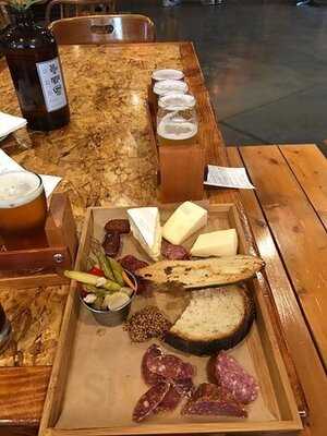 Red Collar Brewing Company