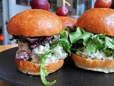 Drift Sidewalk Cafe & Vista Lounge