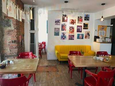 Hinnawi Bros Bagel & Cafe