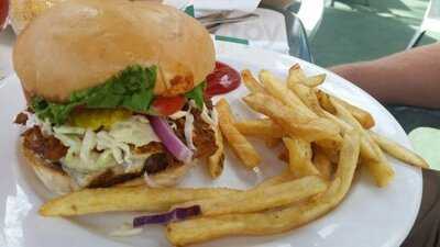 Alexander's Restaurant & Bar