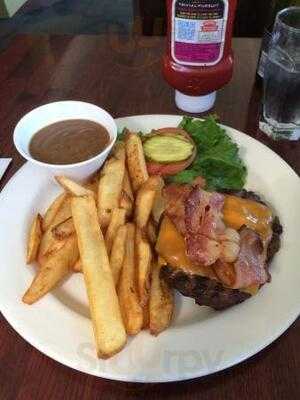 Alexander's Restaurant & Bar