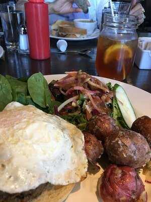 Stoneface Dolly's Riverside South