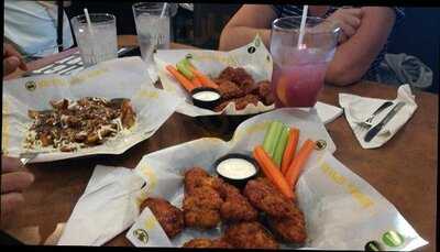 Buffalo Wild Wings Grill And Bar
