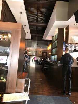 Jose's Bar And Grill