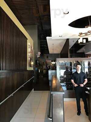 Jose's Bar And Grill