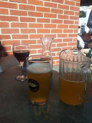 Whispers Pub & Eatery