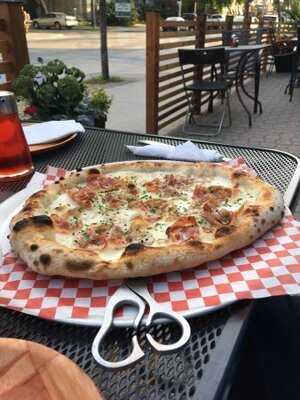 Super Deluxe Pizzeria