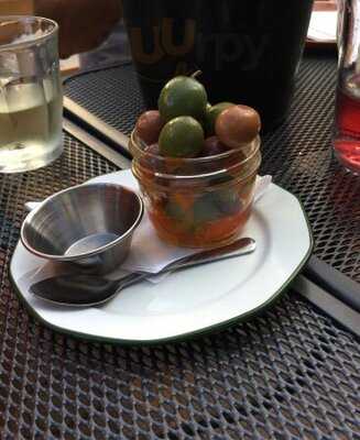 Super Deluxe Pizzeria