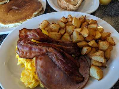 Mel's Dinor Restaurant