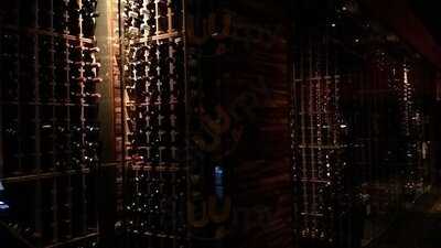 La Queue De Cheval Steakhouse And Raw Bar