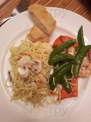 Moon Wok Chinese Restaurant