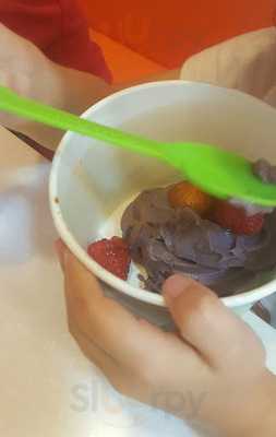 Tutti Frutti Frozen Yogurt