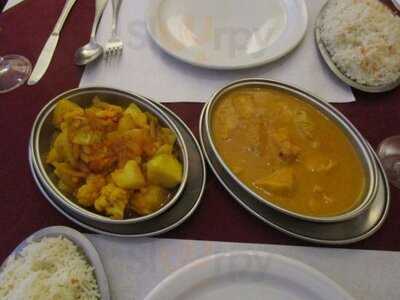 Mukut Indian Restaurant