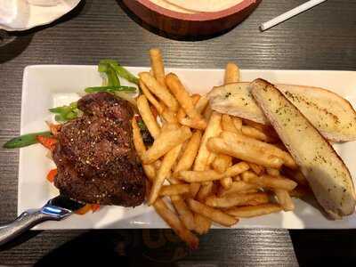 Broadway Bar & Grill