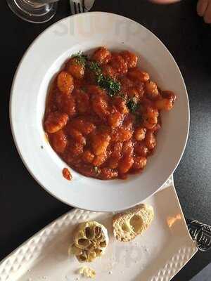 Capone's Grill & Pasta Shop