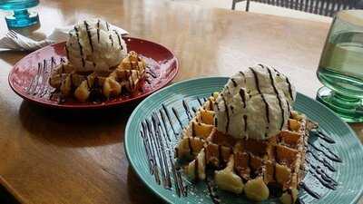 Benebene Waffle & Ice Cream