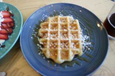 Benebene Waffle & Ice Cream