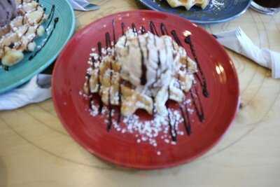 Benebene Waffle & Ice Cream